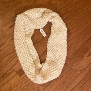 NWT Old Navy infinity scarf, cream colored